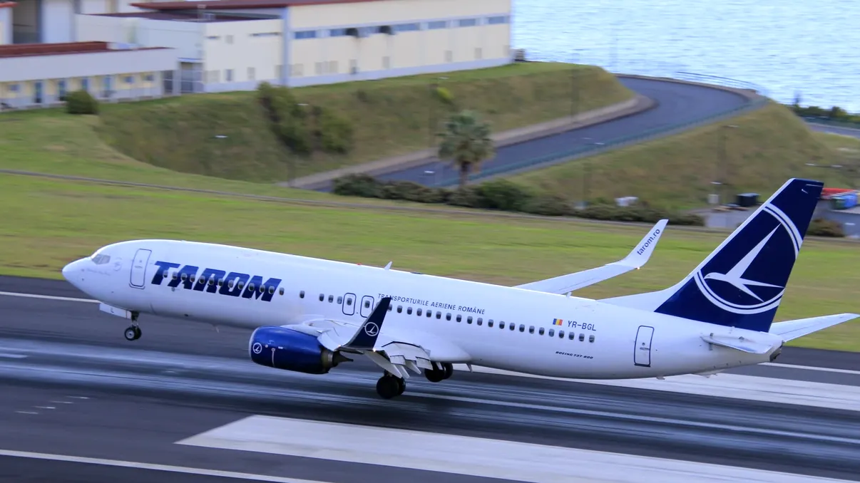 Cât le cere TAROM românilor care vor să plece din Israel versus cât costă un bilet la compania israeliană SPECIAL