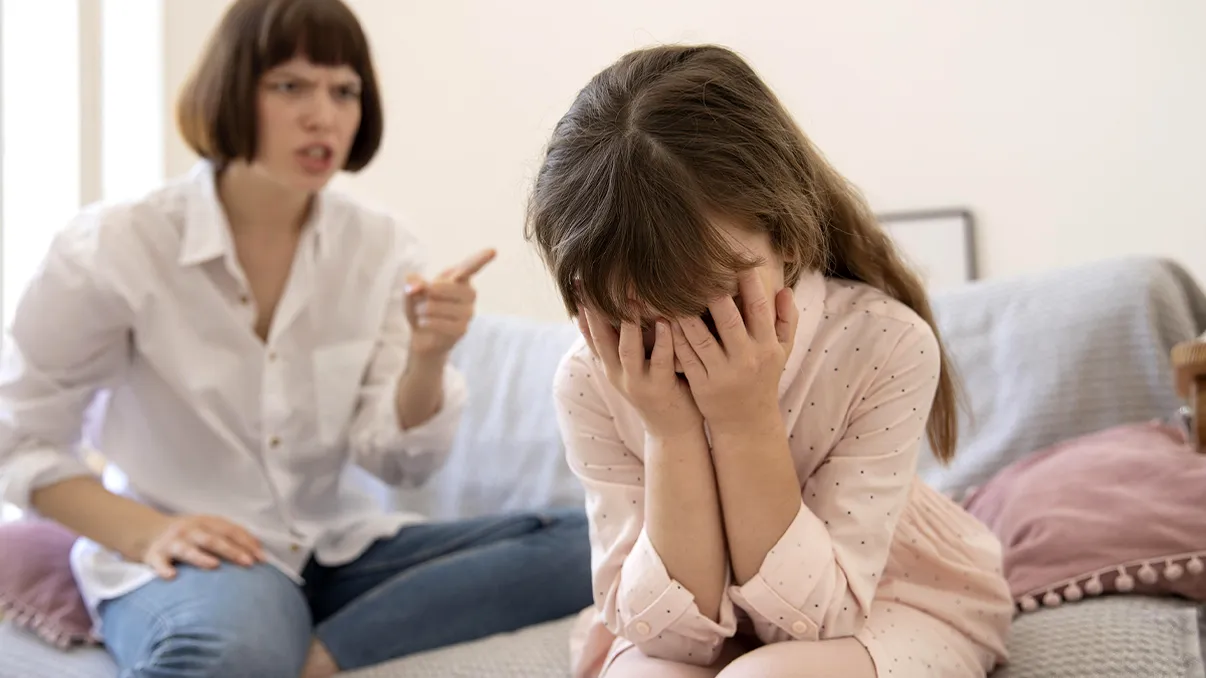 Violența verbală asupra copiilor și consecințele ei. Ce au descoperit cercetătorii, care ar fi rezolvarea