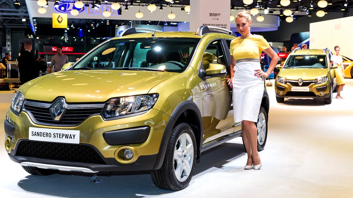 Dacia Sandero, victima migrației către mașini electrice. Gigantul de la Mioveni ”a fost lovit” în Europa și în lume