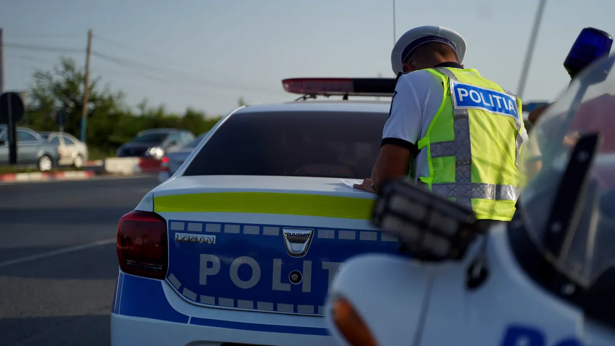 Angajări masive la stat, aproape 3.000 de locuri de muncă. Au început înscrierile dacă vrei să fii polițist, jandarm, pompier