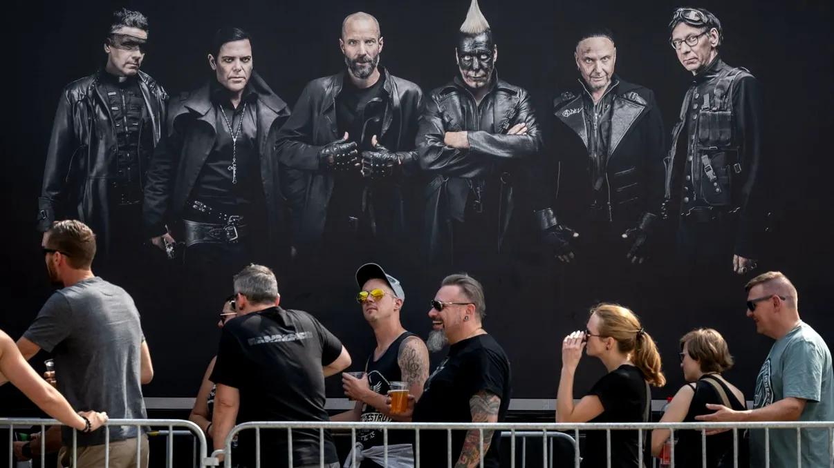 Rammstein au anunțat un nou turneu, în 2024. În ce țări vor concerta, de fapt