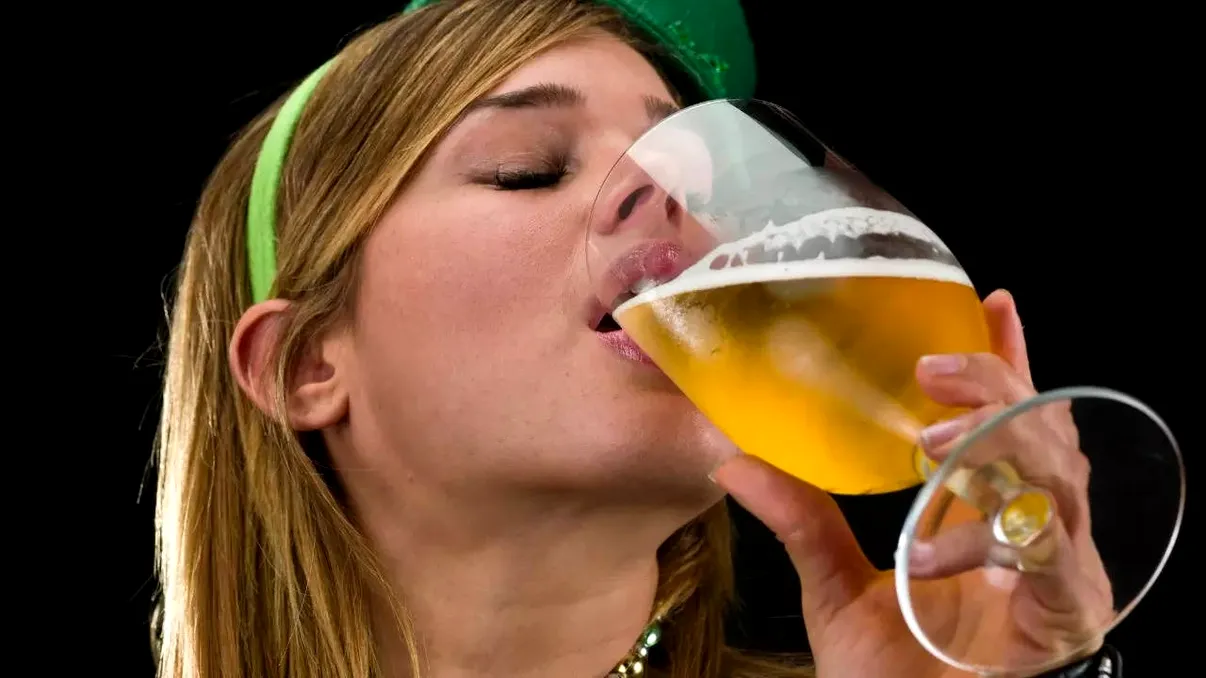 Ai bea bere făcută din apă reciclată de la dușuri și mașini de spălat? E o realitate care se-ntâmplă în această țară