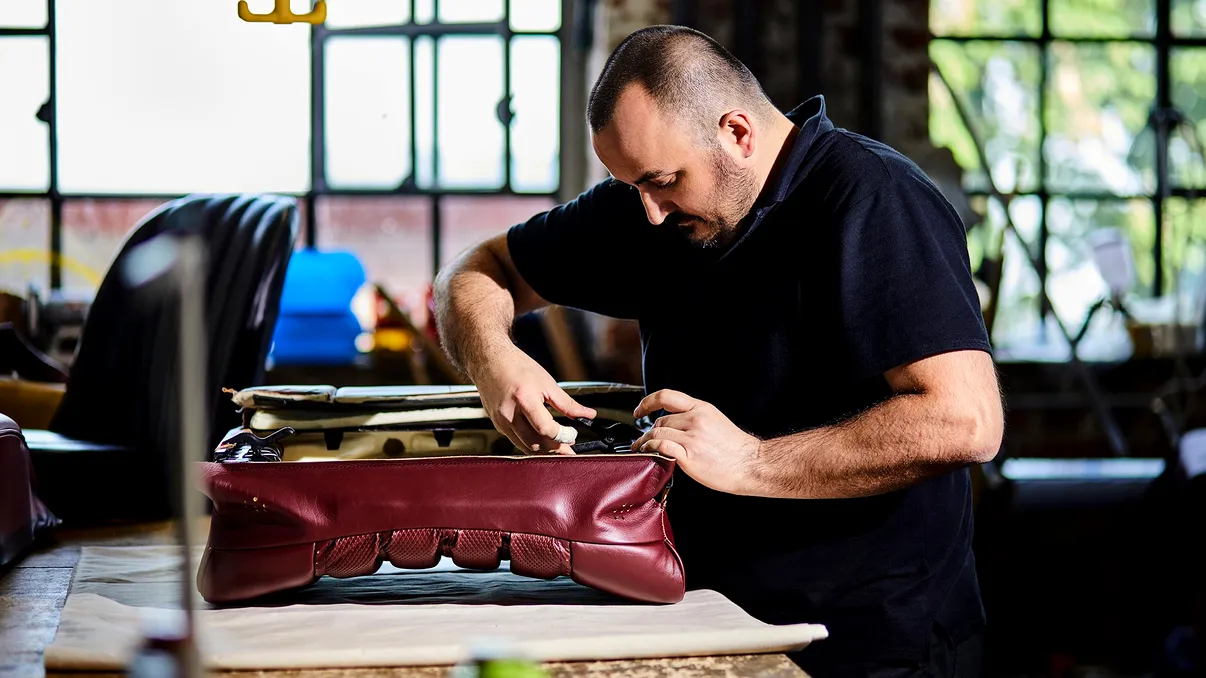 Salarii de 5.000 de lei în România, dar nu găsesc pe cine să angajeze. ”Mâine am angaja 200 de oameni”