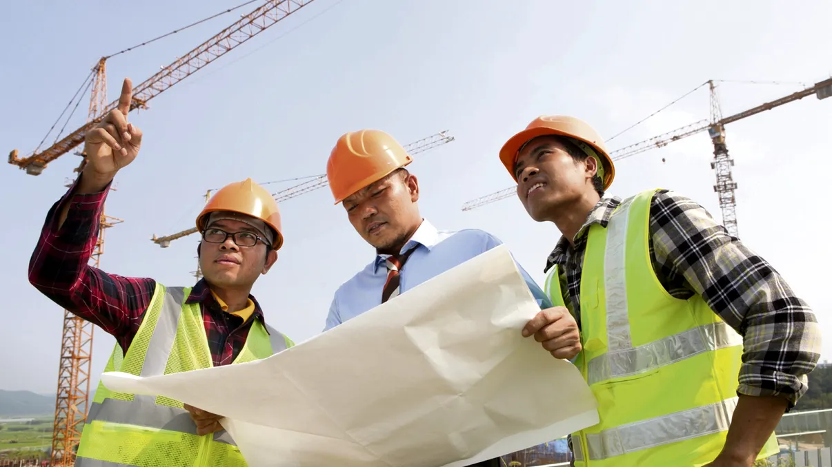 Piața muncii din România, ”sufocată” de străini. Ce urmează în 2024, pentru că românii nu vor să muncească