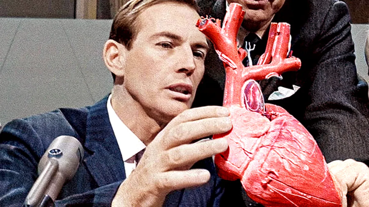 Primul transplant de inimă din lume: Povestea medicului care a schimbat vieți, chiar și în România [VIDEO]