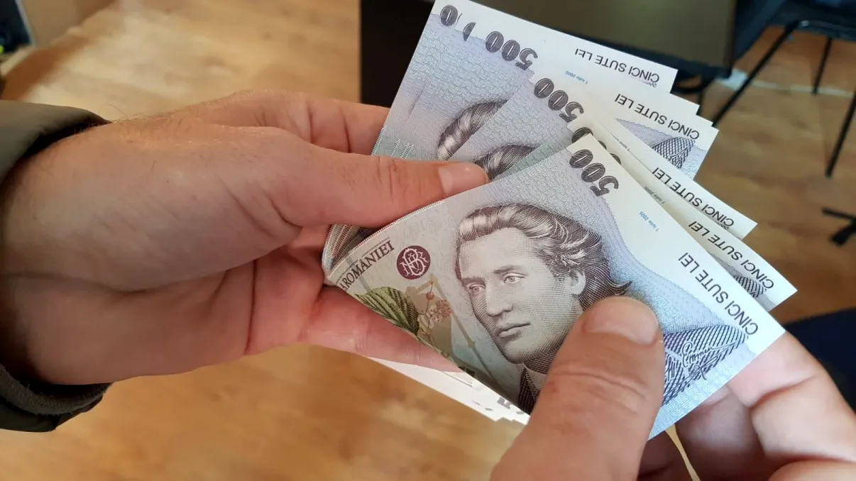 Se întâmplă cu salariile românilor în și nu este o veste bună. Nu mai acoperă nici rata inflației, avertismentul experților