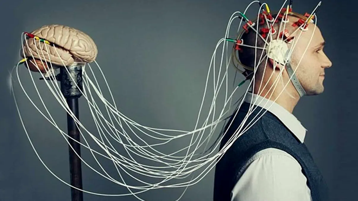 Inteligența artificială, din ce în ce mai perspicace. Poate să ne citească gândurile, iar asta ar trebui să ne îngrijoreze