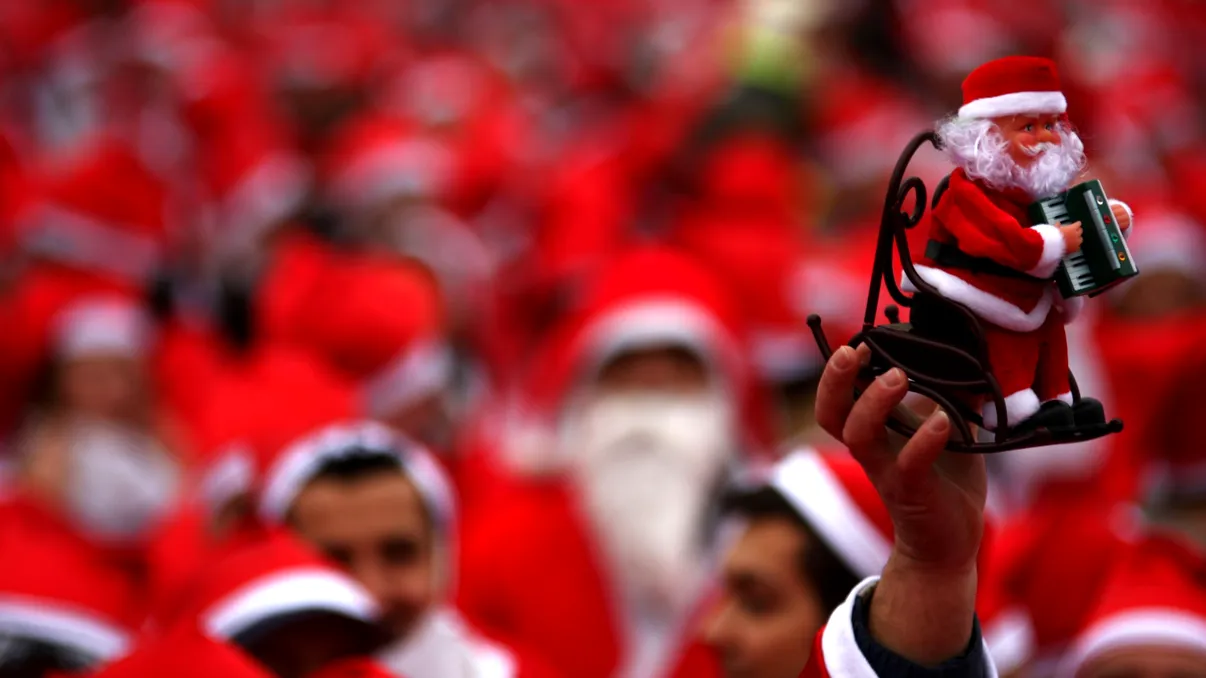 București, Capitala generozității: Record mondial cu 3.939 de Moș Crăciuni distribuind daruri