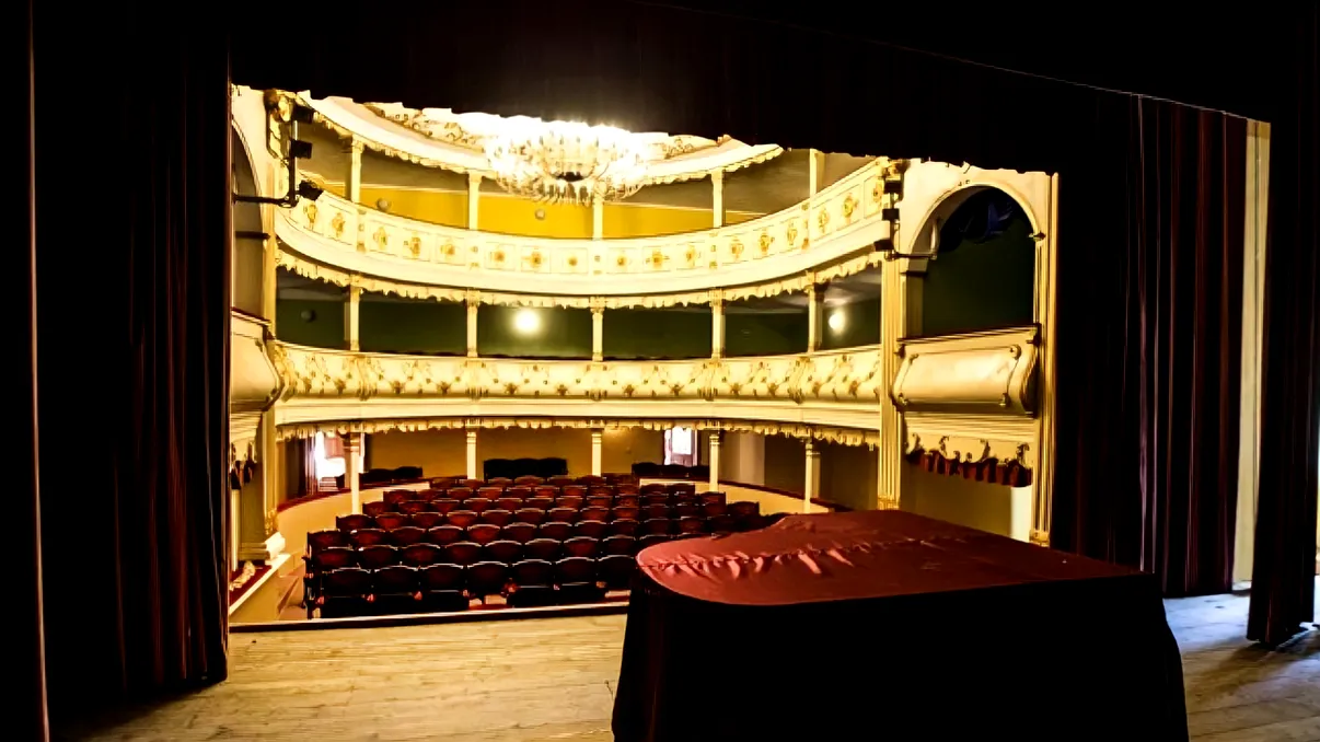 Povestea celui mai vechi teatru din România: are peste 200 de ani şi a fost construit cu sprijinul masoneriei