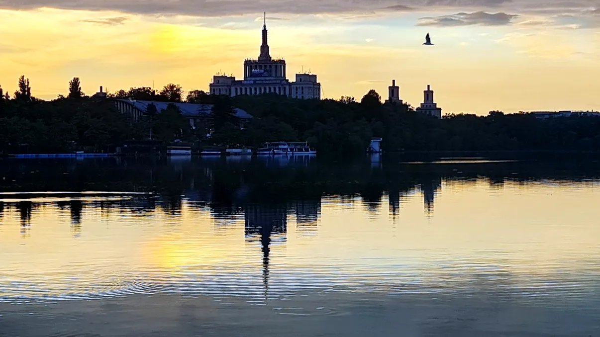 Cel mai mare parc din România este Parcul Herăstrău. Ce suprafață are și cât din el este lacul Herăstrău propriu-zis