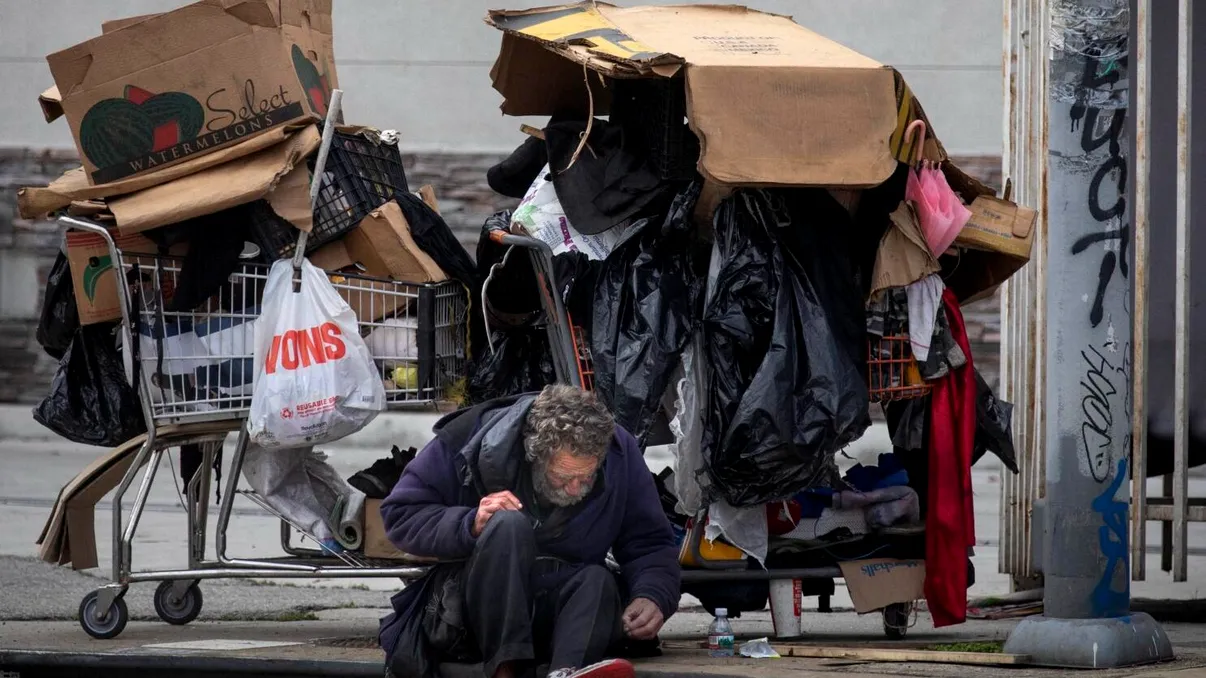 Soluția ideală pentru oamenii străzii: Decizia care ar putea schimba totul pentru cei „bătuți de soartă”