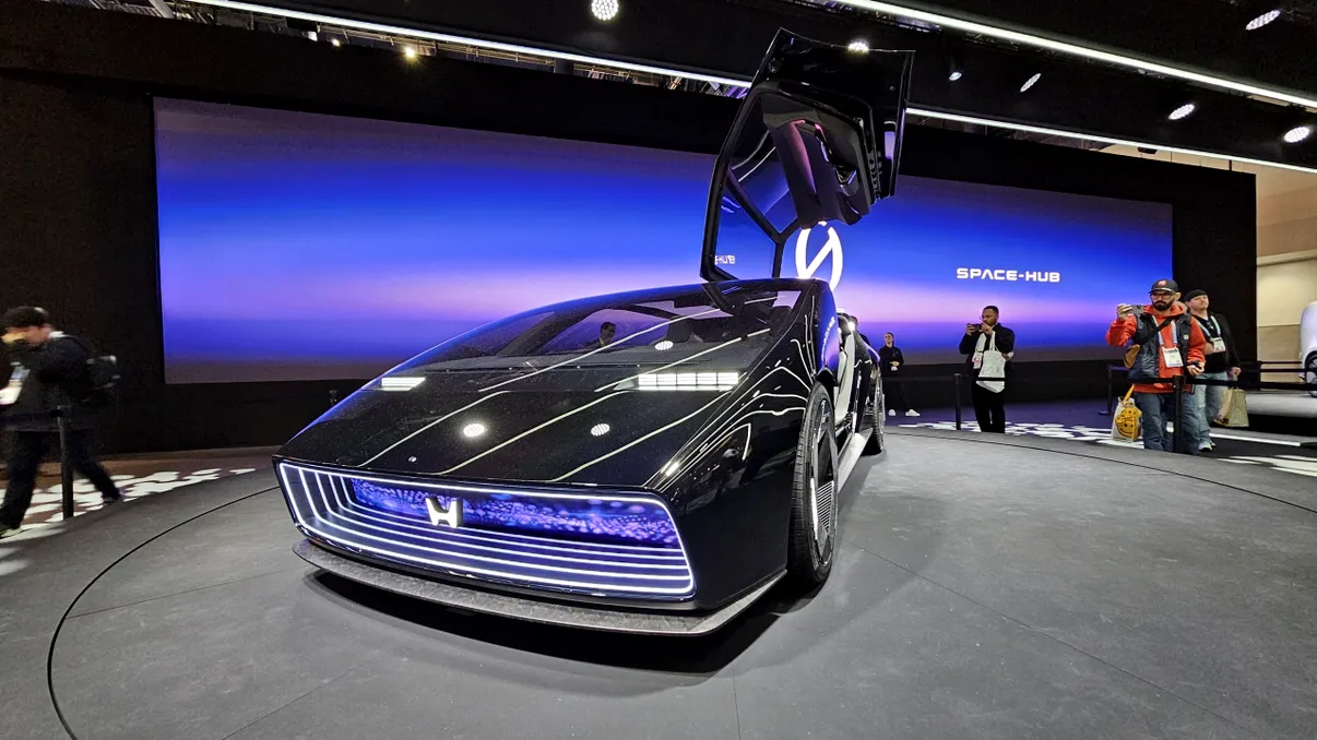 Honda lansează noul concept EV cu două modele futuriste din seria 0 la CES 2024