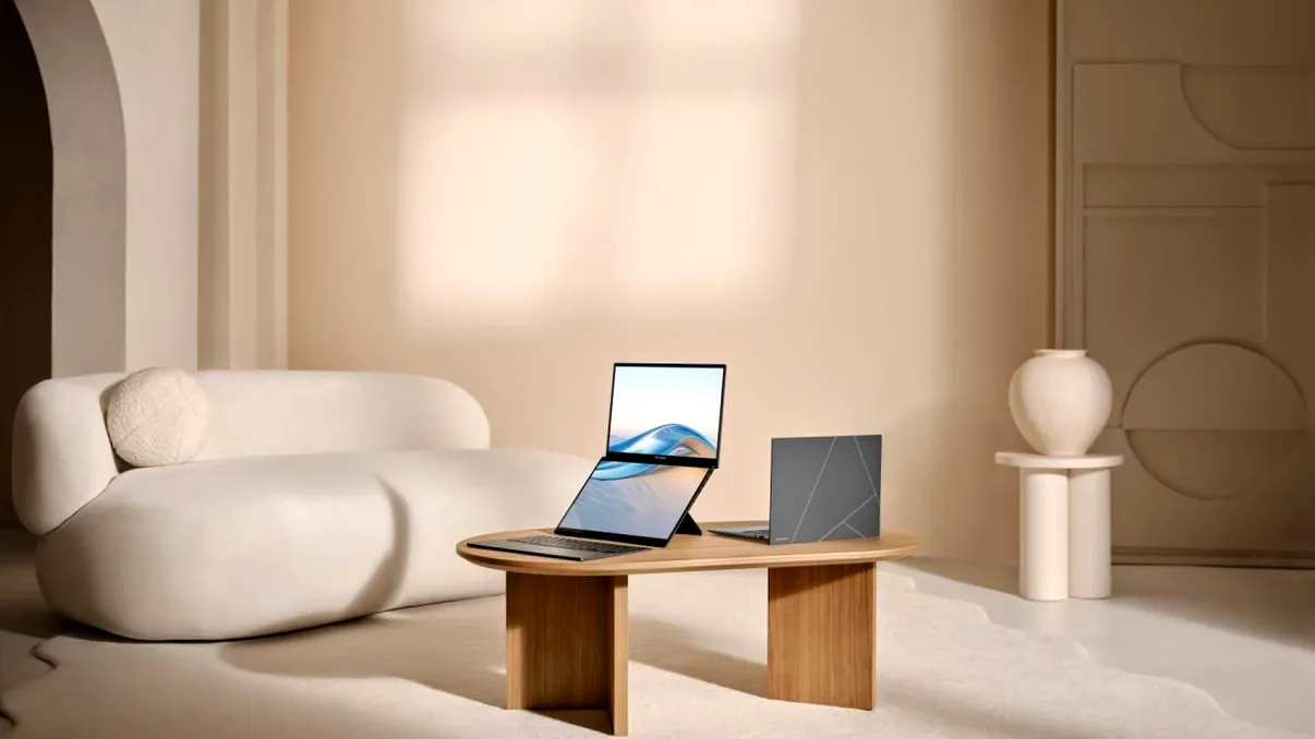 ASUS la CES 2024 - primul laptop din lume cu două ecrane de 14 inci, lansat oficial. De ce este impresionant Zenbook Duo UX8406