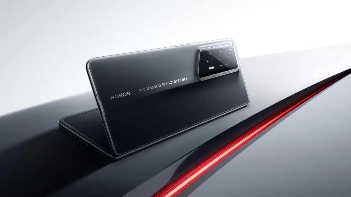 Cel mai subțire telefon pliabil din lume nu vine de la Samsung și tocmai a beneficiat un upgrade important - Porsche Design