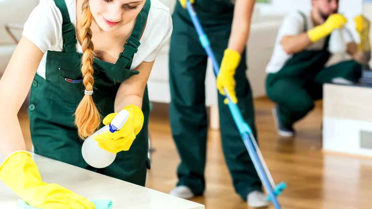 Peste ce a dat o echipă de curățenie, într-o casă londoneză. Obiectele au peste 50 de ani și sunt doar 3 în întreaga lume