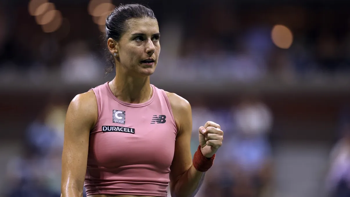 Sorana Cîrstea, victorie în fața unei favorite la Dubai. Câți bani încasează și cu cine va juca în optimi