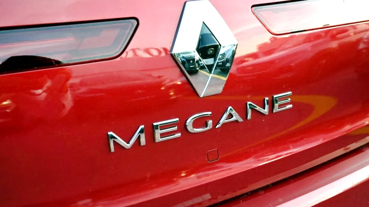 Adio, Renault Megane! Dispare unul dintre cele mai iubite modele auto de români. Cum va fi înlocuit cu alte mașini de la Dacia