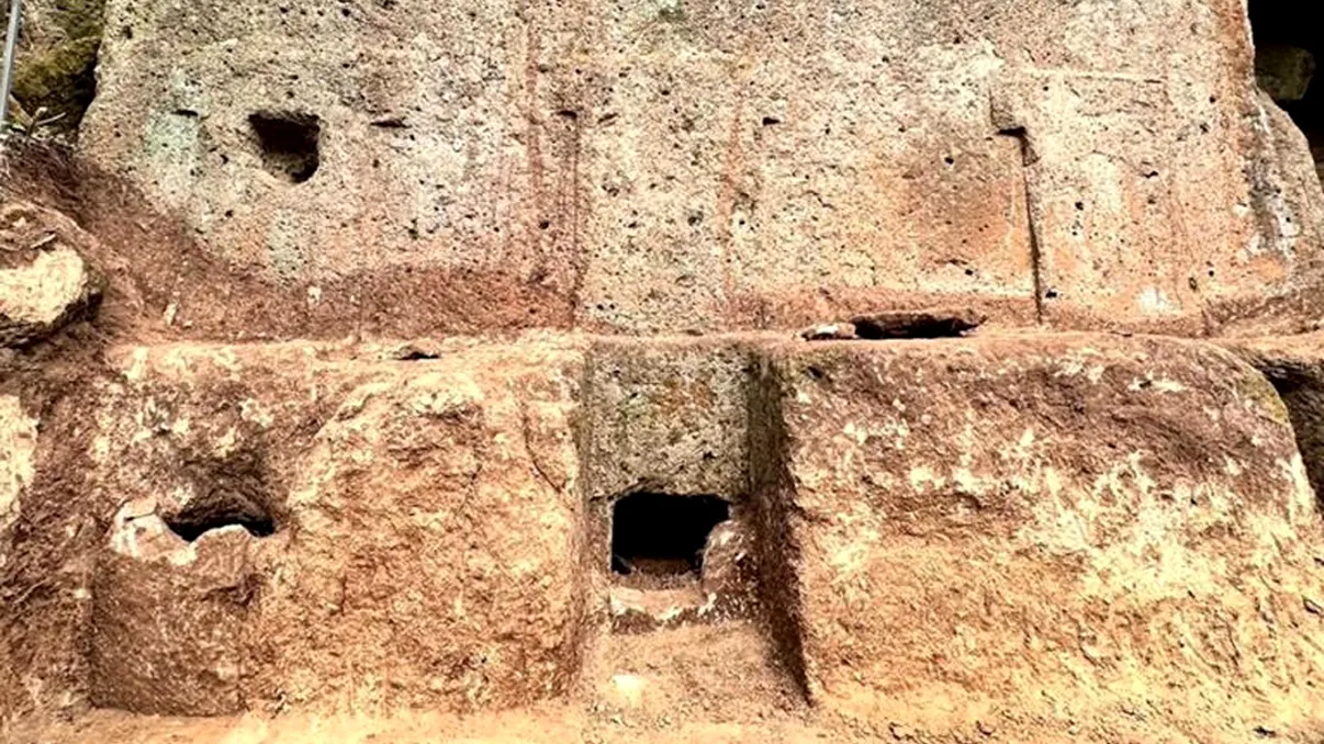 Mormânt vechi de 2.500 de ani, descoperit în Italia. Nu e făcut de romani și e conservat la fel de bine ca cele ale faraonilor din Egipt