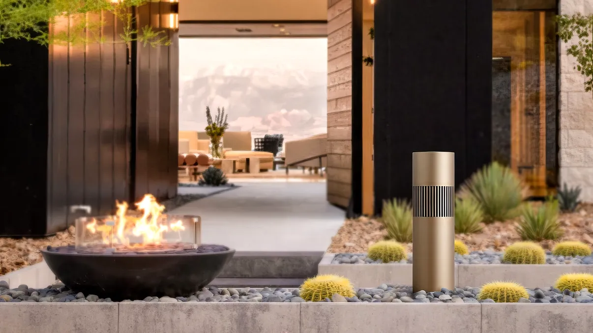 Bang & Olufsen Beosound Bollard - soluția audio de exterior care îți transformă grădina într-un spațiu memorabil de concert