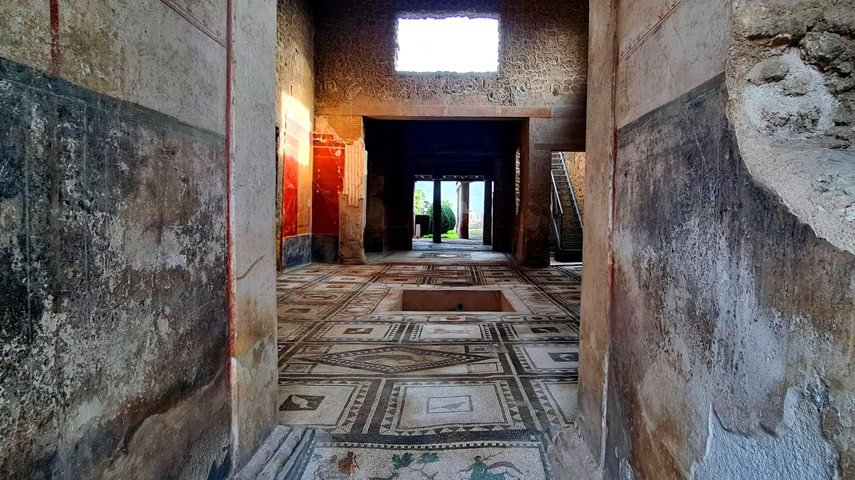 Descoperire uimitoare în Pompei, după 2.000 de ani: Arheologii au găsit o frescă perfect conservată care o înfățișează pe Elena din Troia