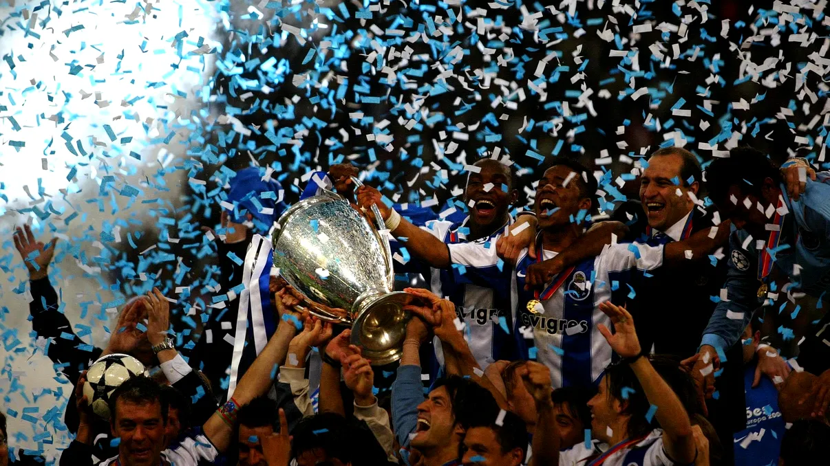 Cine e echipa care câștigat UEFA Champions League de două ori, iar acum a fost exclusă 3 ani din cupele europene. Datorii uriașe