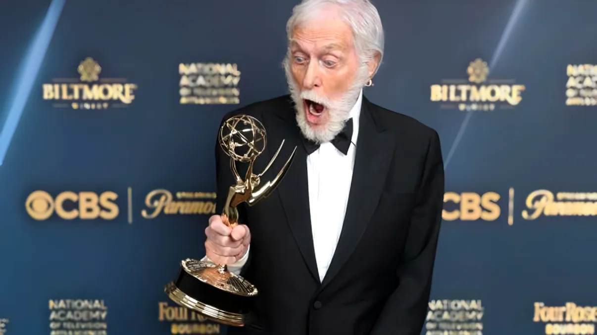 Cel mai în vârstă câștigător al unui premiu Emmy, la 98 de ani, este Dick Van Dyke pentru rolul din 