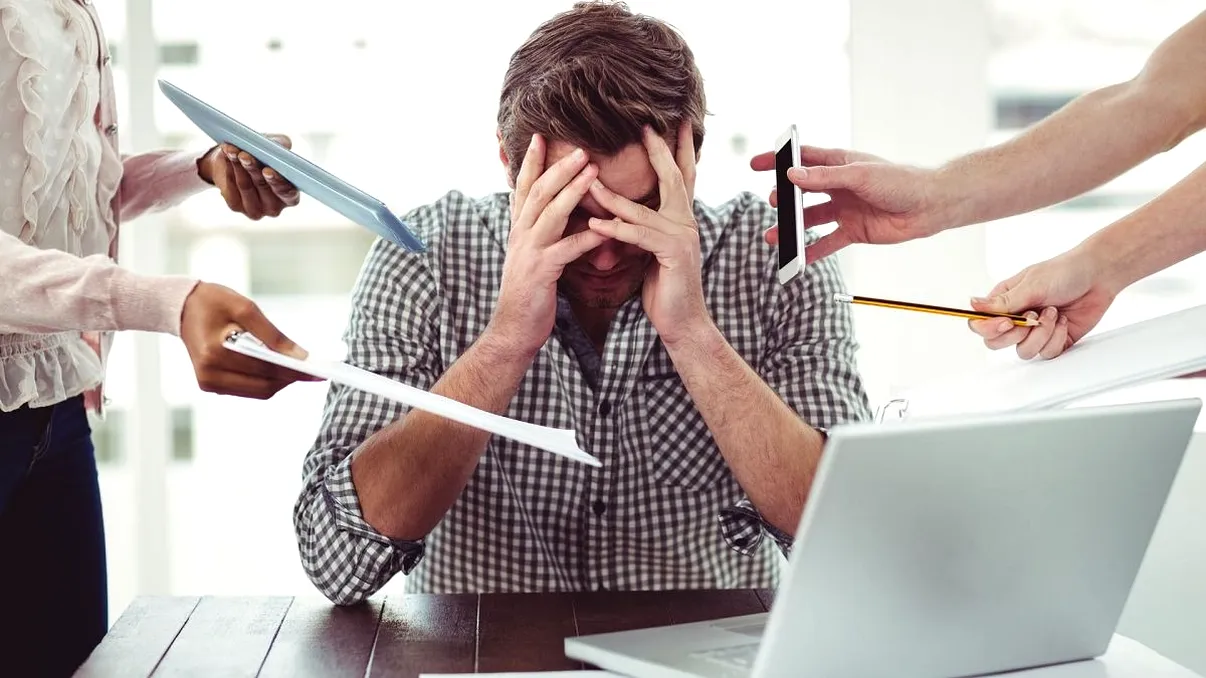 Paradoxul pieței muncii din România: Tinerii vor să lucreze, dar sunt dezorientați