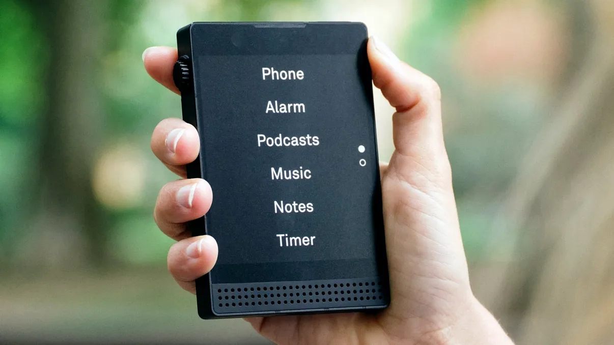 Telefonul care nu oferă acces la rețelele sociale: Cum te ajută Light Phone III să renunți la dependența de internet