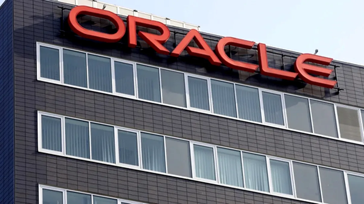 Oracle ar concedia sute de angajați în România: restructurare majoră pe fondul tranziției către inteligența artificială