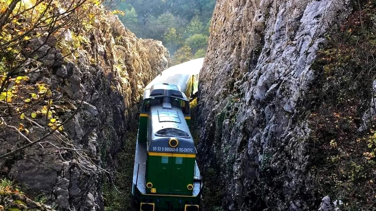 Calea ferată din România care îi lasă fără cuvinte pe turiștii străini. Este unică în sud-estul Europei