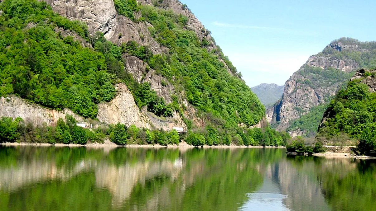 Când se va relua circulația pe Valea Oltului. Anunțul făcut de ministrul Transporturilor