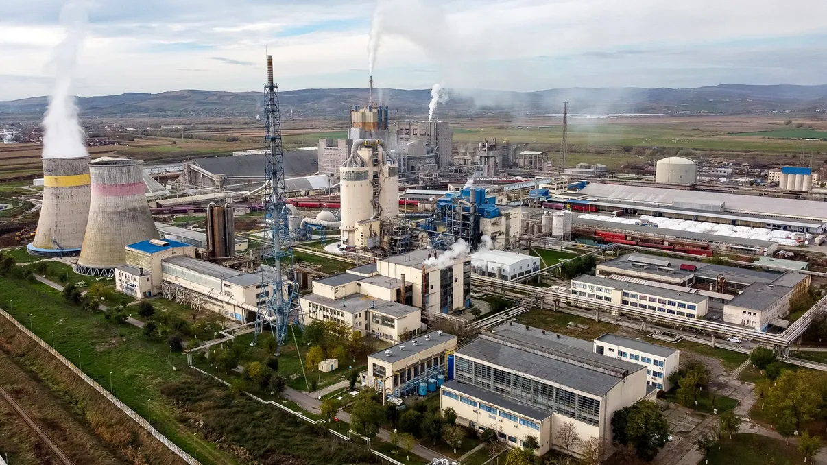 Fabrica gigant, unică în România, de care se alege praful. A anunțat încetarea activității. Cu 1.000 de angajați, cândva perla economiei, acum riscă să cadă pradă falimentului