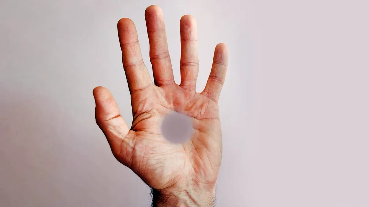 Iluzia bizară care te face să crezi că ai o gaură în palmă. Cum poți experimenta și tu acest fenomen și cum funcționează, de fapt [VIDEO]