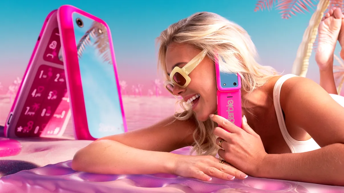 Telefonul retro Barbie flip: Când îl lansează HMD