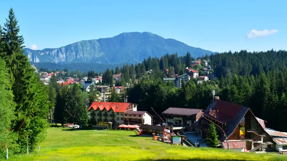 Turismul nu le-a ajutat: Trei stațiuni din România își vor pierde statutul de oraș