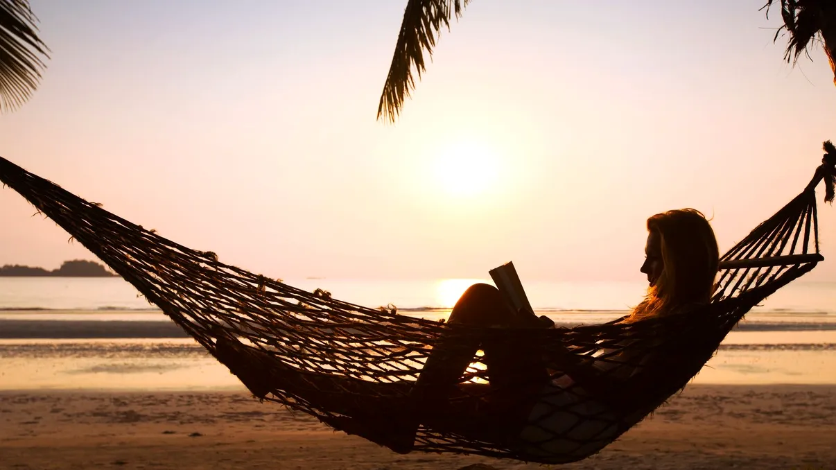 Unde merg românii în vacanță în 2024, cum își plătesc concediul. Topul destinațiilor și clasamentul cheltuielilor