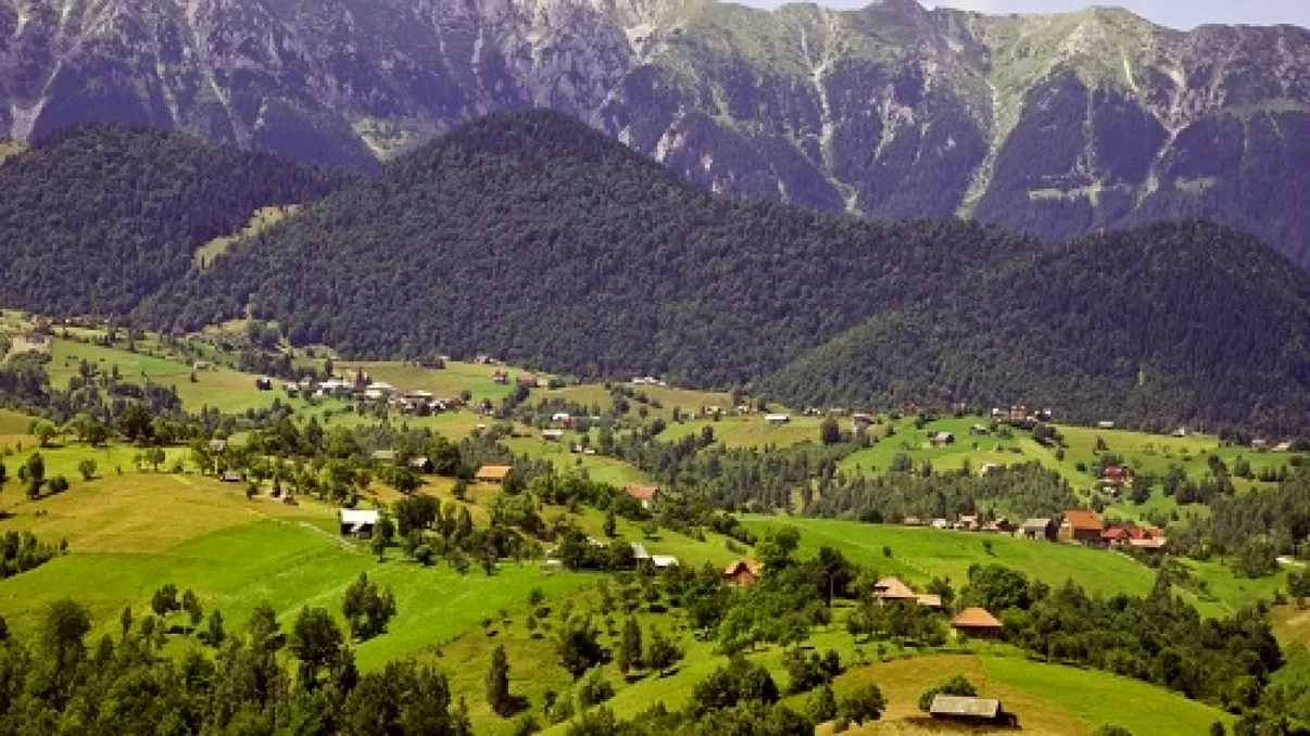 Locul din România unde te poți relaxa, în mijlocul unor peisaje de vis: E la nici o oră de Brașov, iar turiștii îl apreciază