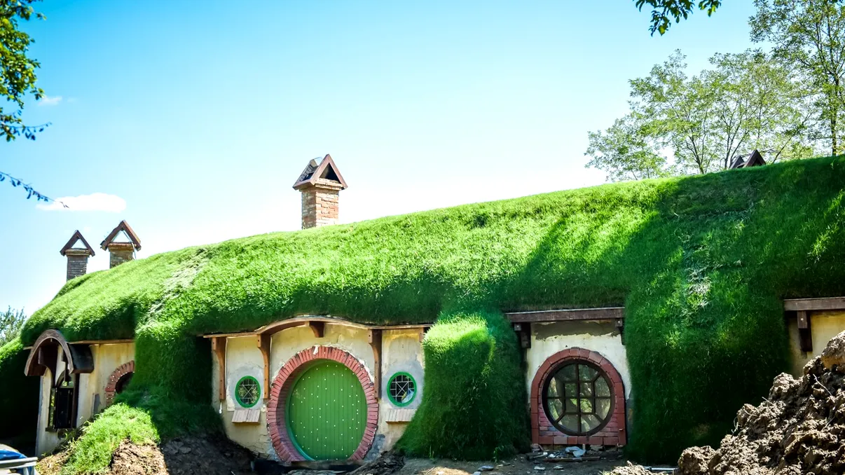 Casa hobbiților din Sibiu, locul de poveste care atrage mii de turiști anual