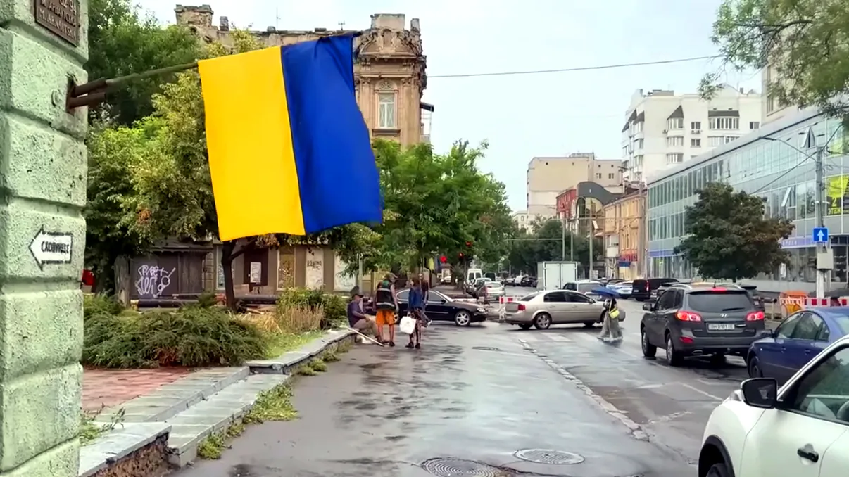 VIDEO: Un român ajuns în Ucraina descoperă cât costă viața de zi cu zi: „Doamne ferește, în România plătești de trei ori mai mult pentru această masă”