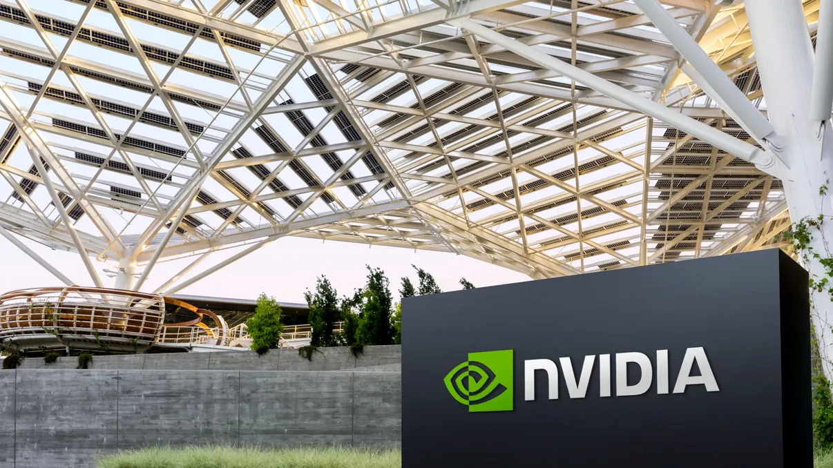 Nvidia sparge toate recordurile: Veniturile explodează, dar acţiunile scad