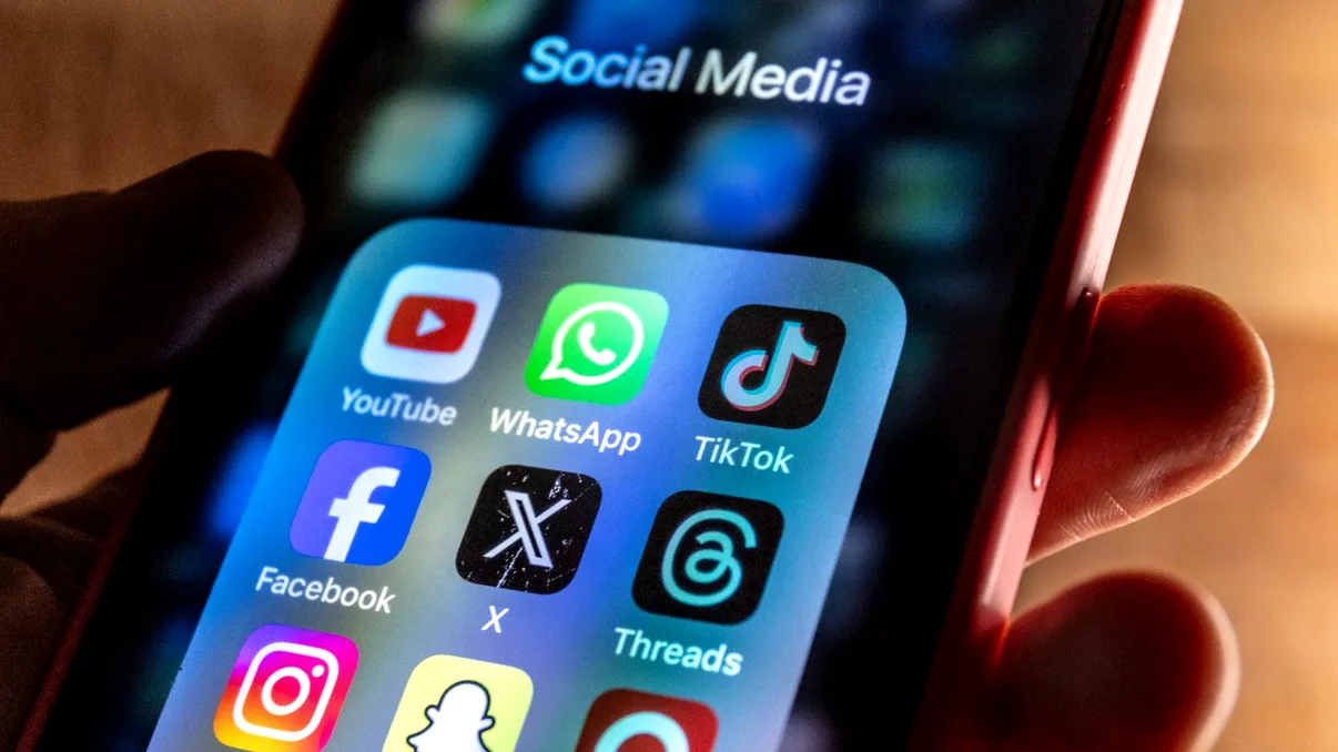 Cât te supraveghează Facebook, Instagram, TikTok și orice altă rețea de socializare. Detaliile îngrijorătoare ale unui studiu realizat de autoritățile americane