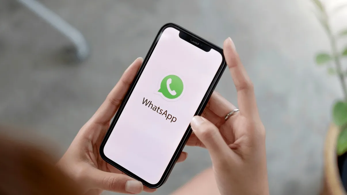 Cum să faci un backup complet al mesajelor în WhatsApp