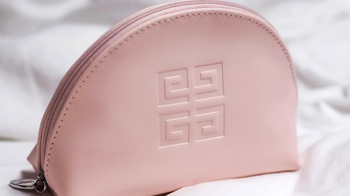 Cele mai elegante genți cosmetice, care te pot însoți oriunde (P)