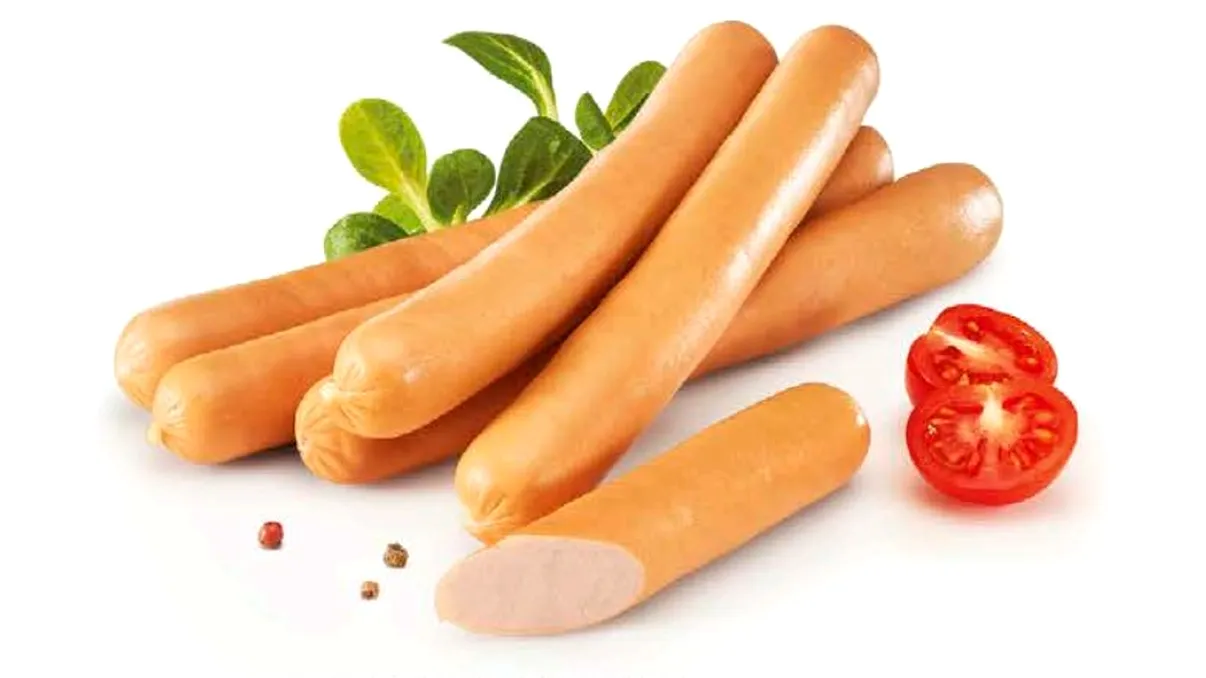 Ce ingrediente conțin crenvurștii cu pui. Puțini români citesc eticheta înainte să cumpere
