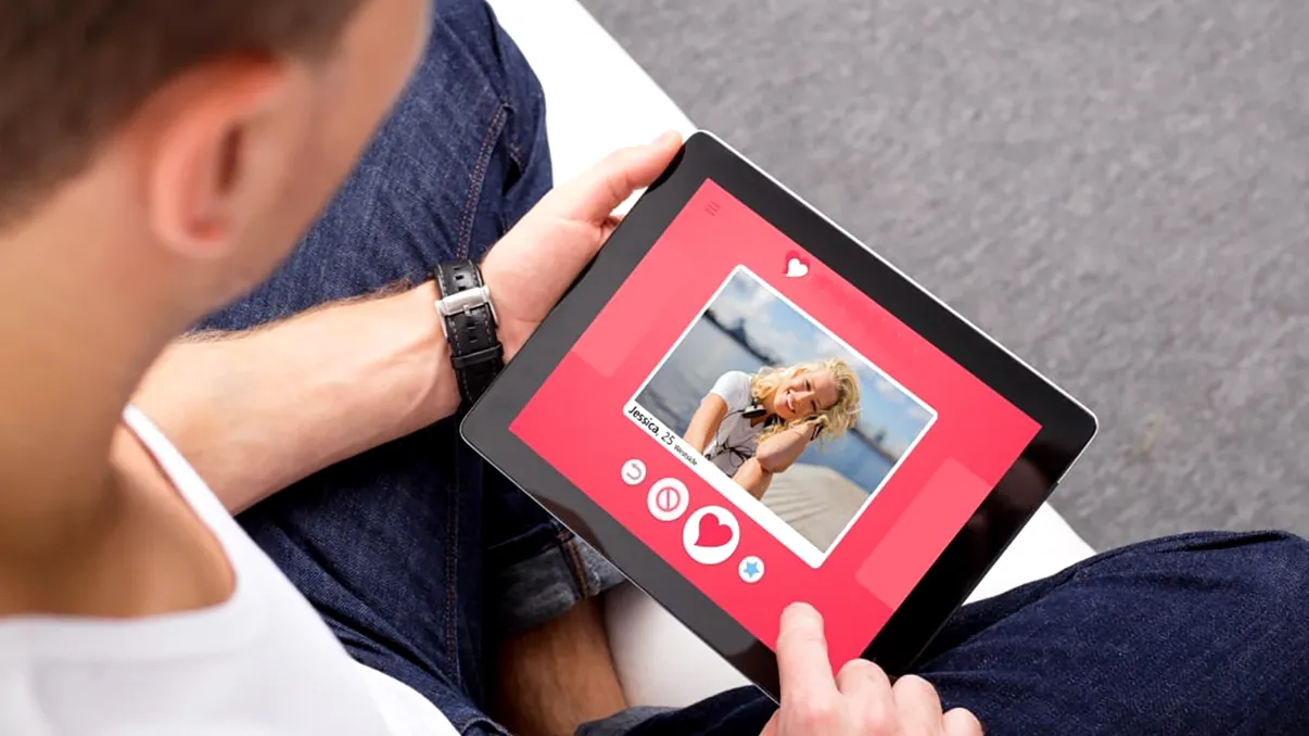 O femeie care nu există a făcut 46 de milioane de dolari din sentimentele bărbaților: cum funcționa înșelătoria cu AI descoperită de autoritățile din Hong Kong