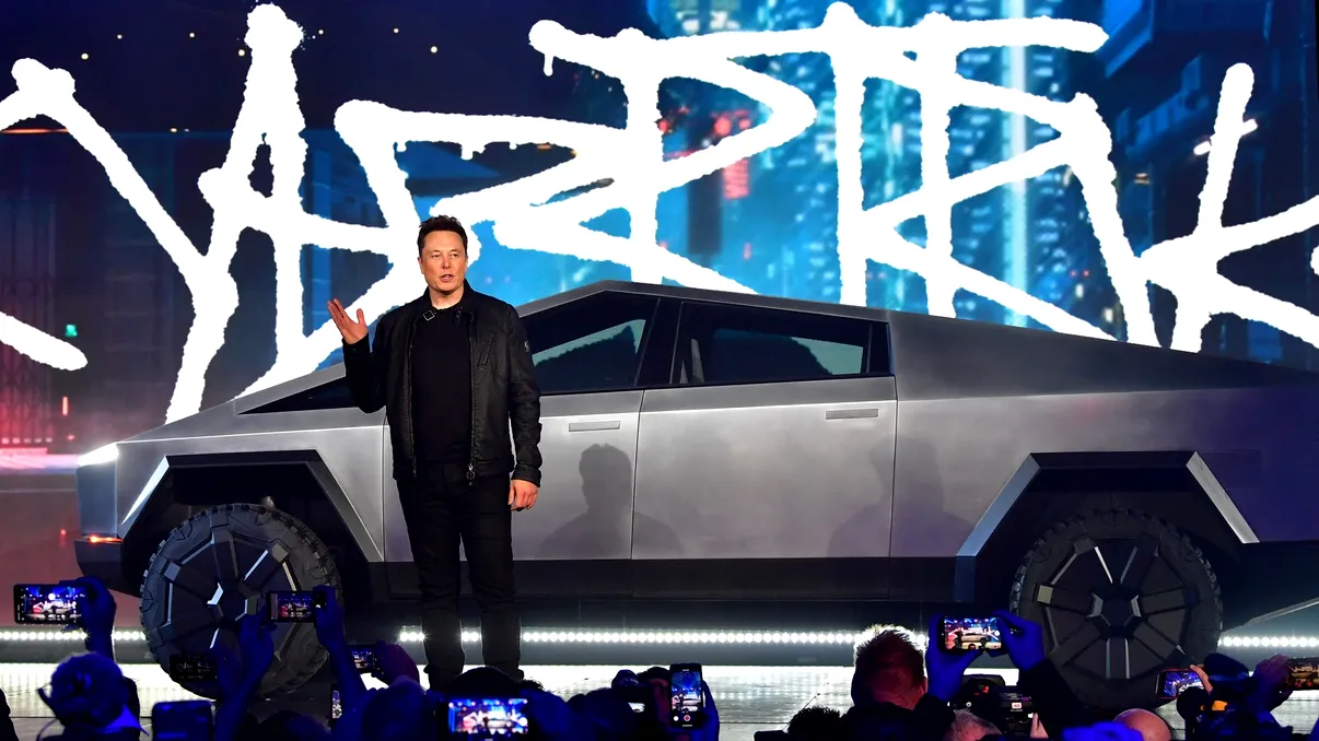 Cybertruckul lui Musk: De la mașina care „rezistă Apocalipsei”, la „programul Rabla”. În 12 luni, rechemată de cinci ori în service