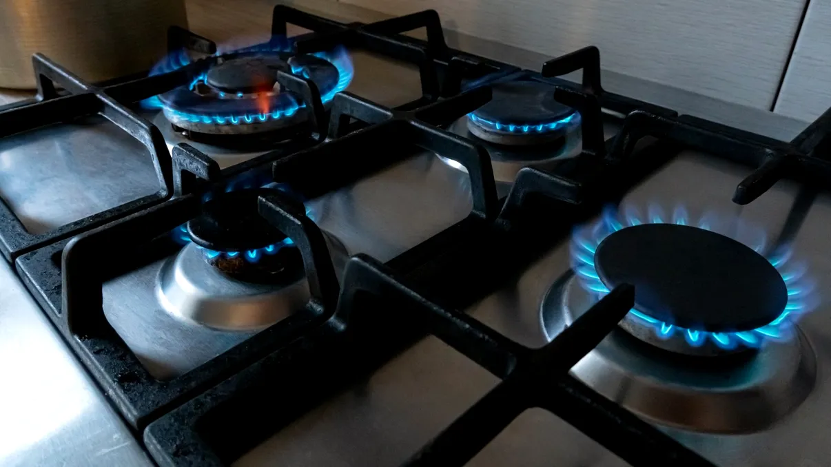 De ce are aragazul doar patru ochiuri: Explicația pe care puțină lume o știe