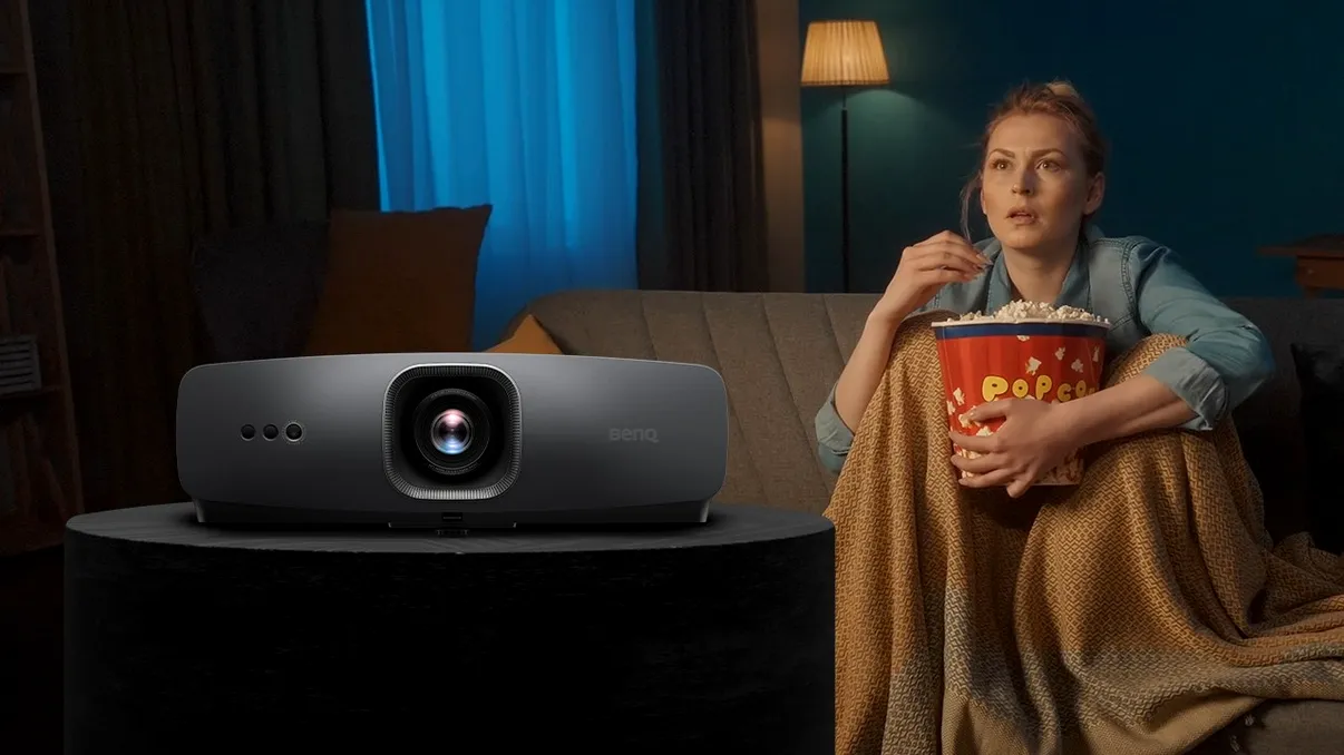 BenQ W2720i cu inteligență artificială îți aduce cinematograful în confortul căminului. Proiectorul home cinema pentru doritorii de experiențe spectaculoase