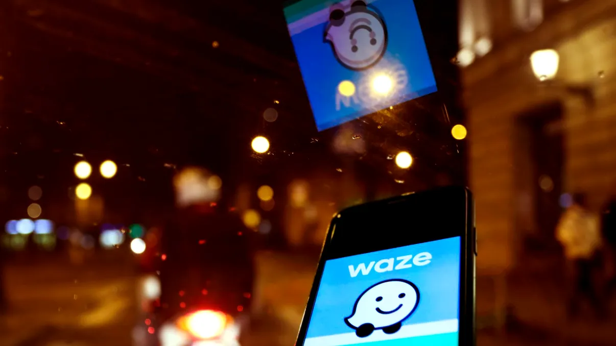 Funcția de pe Waze care te va face să dezinstalezi Google Maps: drumul tău va fi sigur și rapid