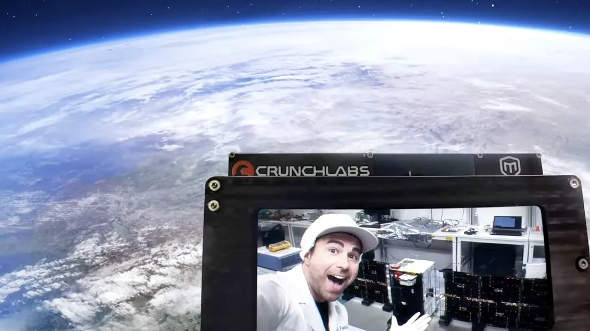 Vrei un selfie cu Pământul? Un YouTuber își lansează propriul satelit pentru asta